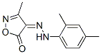 CAS 登录号：5669-53-4， 3-甲基-4-[2-(2,4-二甲基苯基)亚肼基]异恶唑-5(4H)-酮