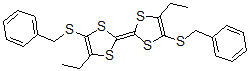 CAS 登录号：698359-01-2， 4-乙基-2-[4-乙基-5-[(苯基甲基)硫代]-1,3-二硫杂环戊烯-2-亚基]-5-[(苯基甲基)硫代]-1,3-二硫杂环戊烯