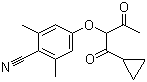 CAS 登录号：913346-12-0, 4-[1-(环丙基羰基)-2-氧代丙氧基]-2,6-二甲基苯甲腈
